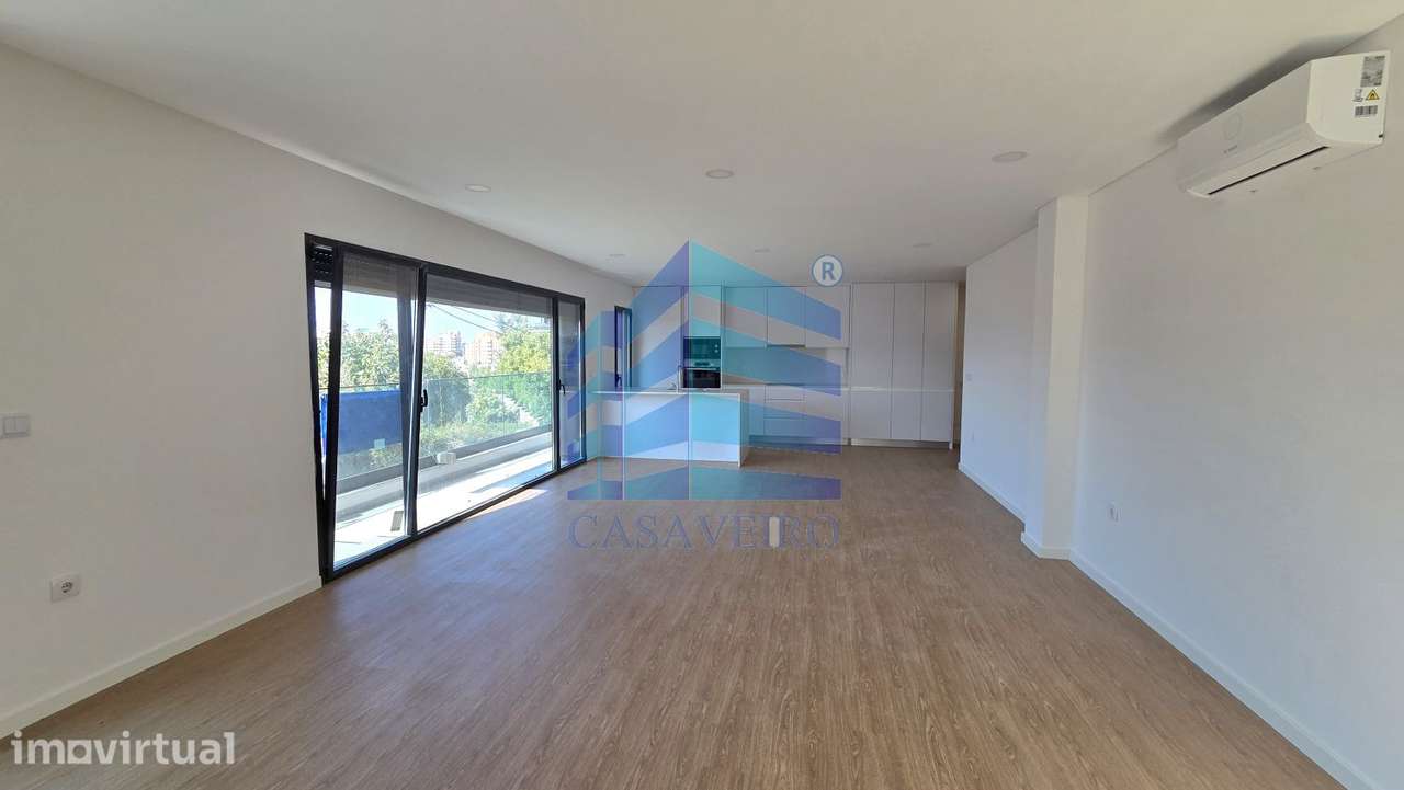 Apartamento T3 com Varandas no centro de Esgueira - Grande imagem: 4/17