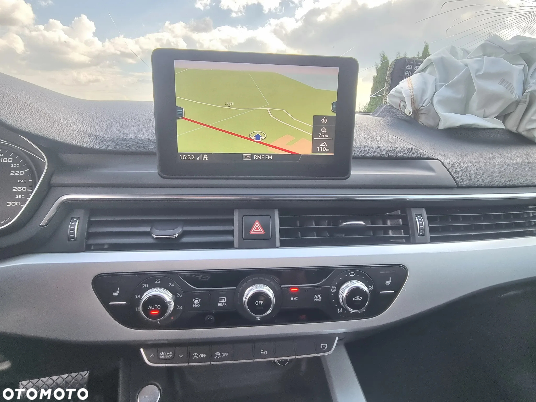 Audi A4 Avant 40 TFSI S tronic - 13