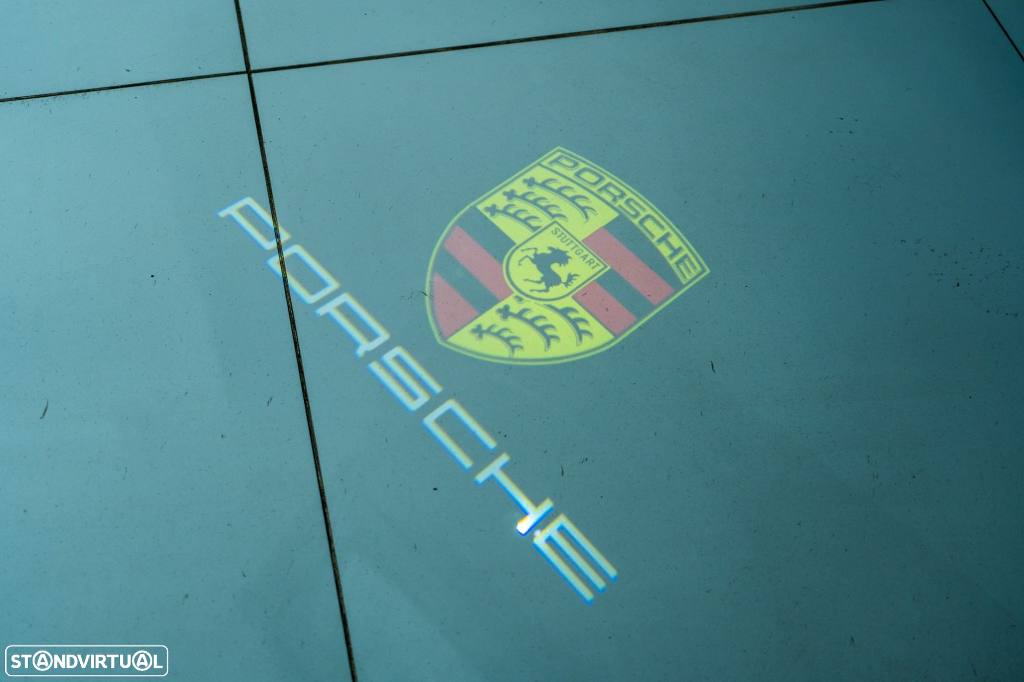 Porsche Panamera 4 E-Hybrid - 17