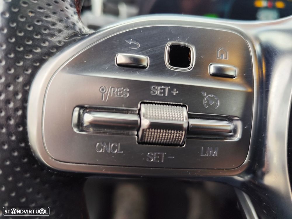 Mercedes-Benz A 250 e AMG Line - 25