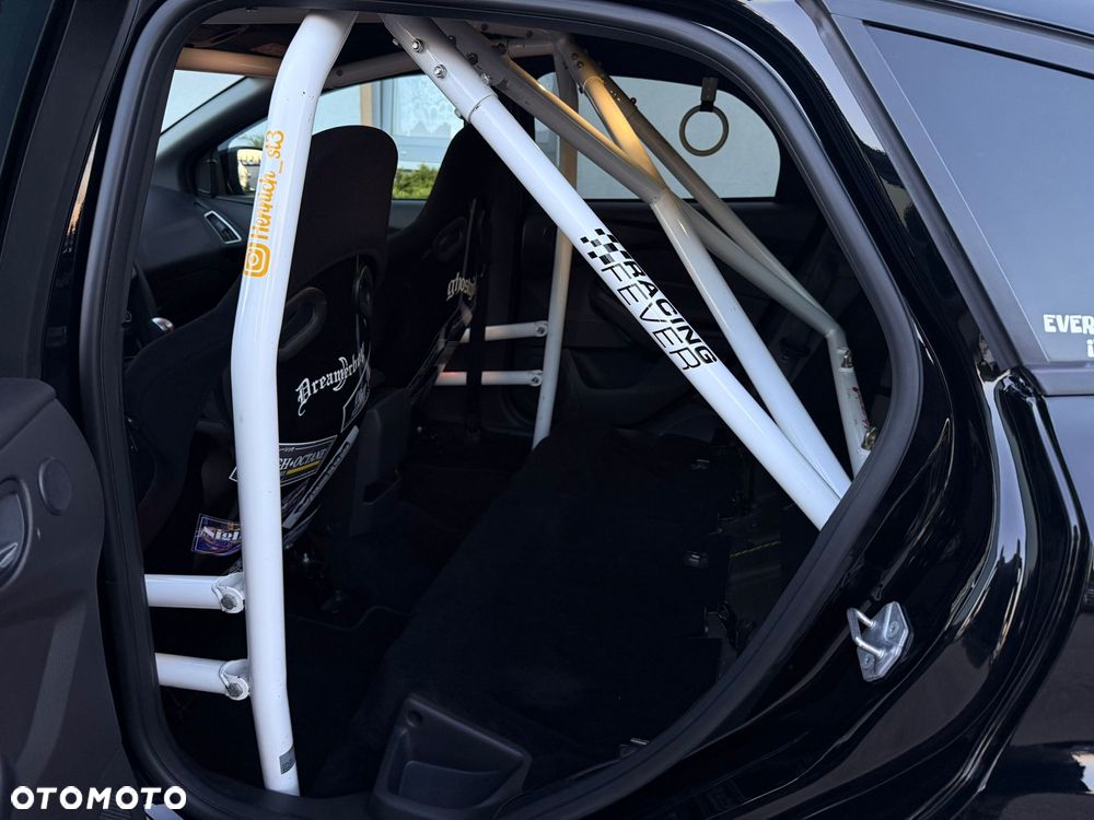 Ford Focus 2.0 EcoBoost ST - 28