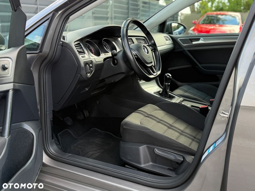 Volkswagen Golf 1.2 TSI BMT Comfortline - 10