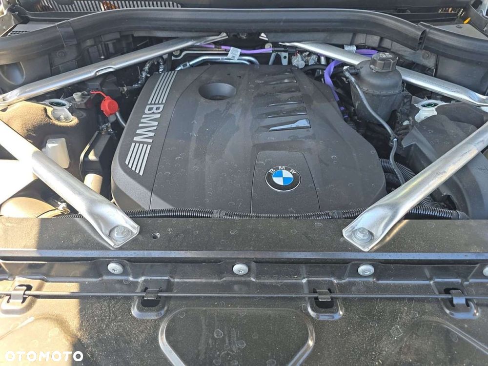 BMW X7 - 7