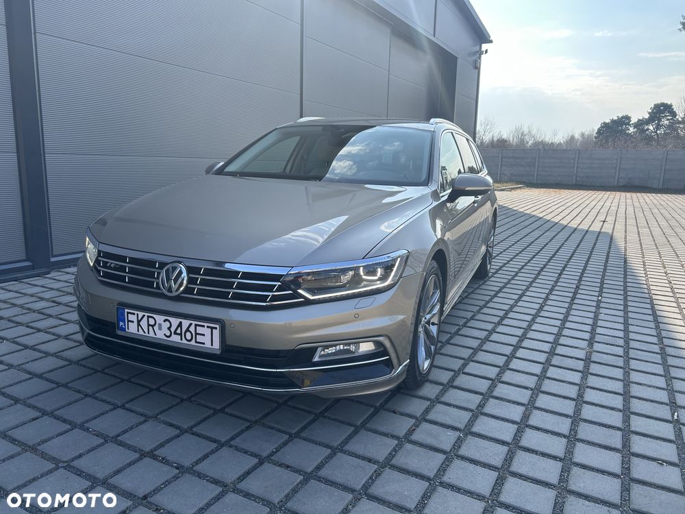 Volkswagen Passat - 1