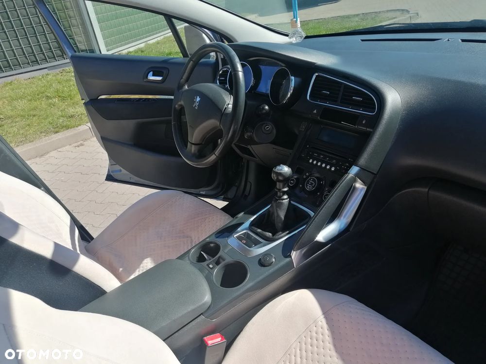 Peugeot 3008 1.6 Active - 19