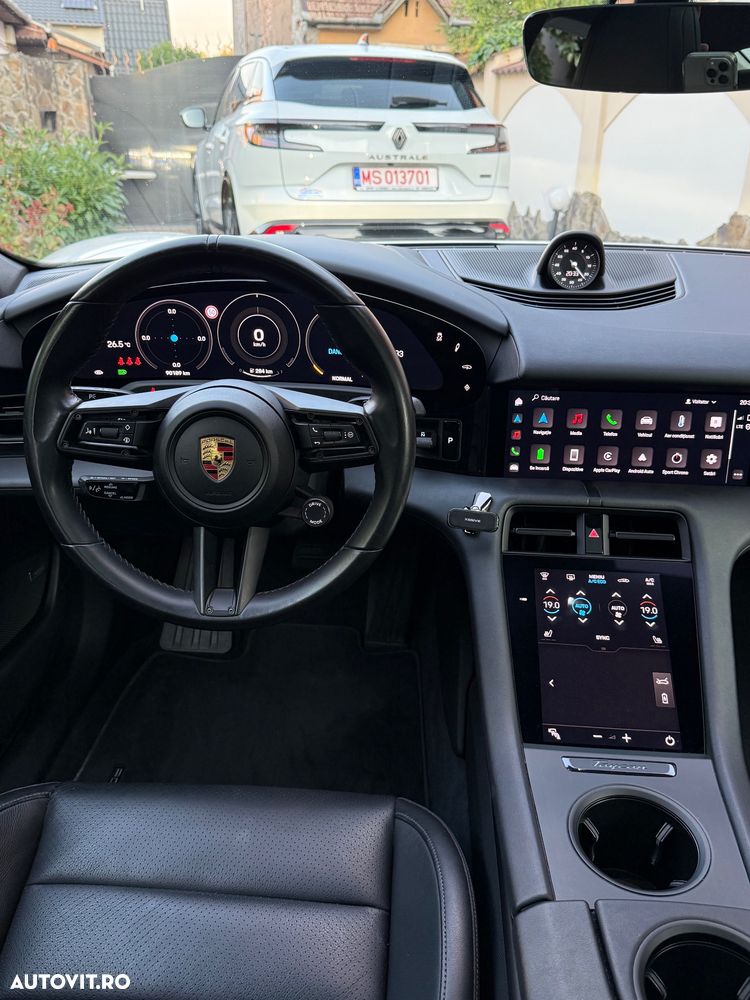 Porsche Taycan - 5