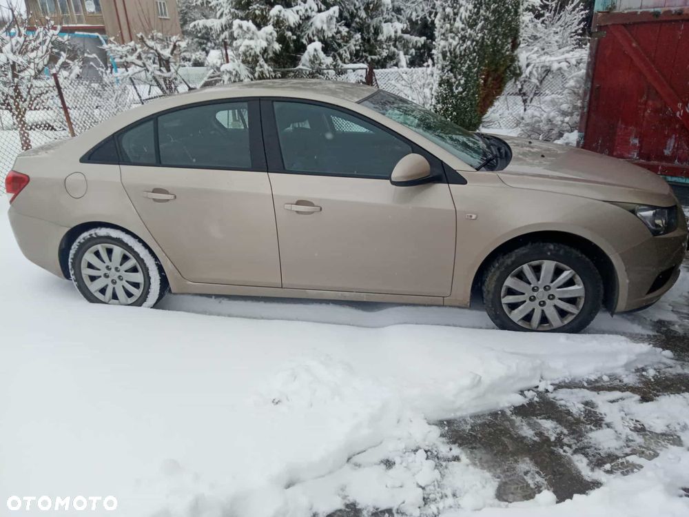 Chevrolet Cruze 1.8 LS+ - 5