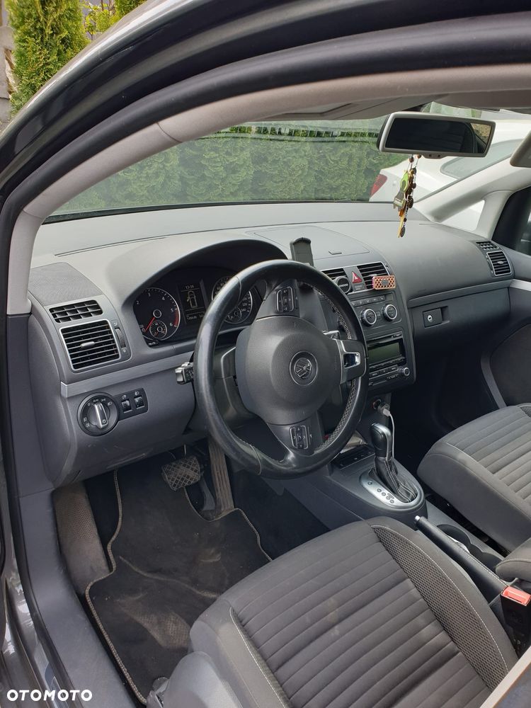 Volkswagen Touran 1.6 TDI DPF Highline DSG - 3