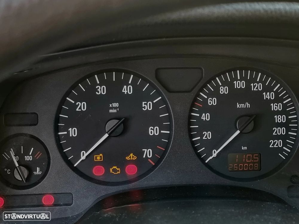 Opel Astra Caravan - 11