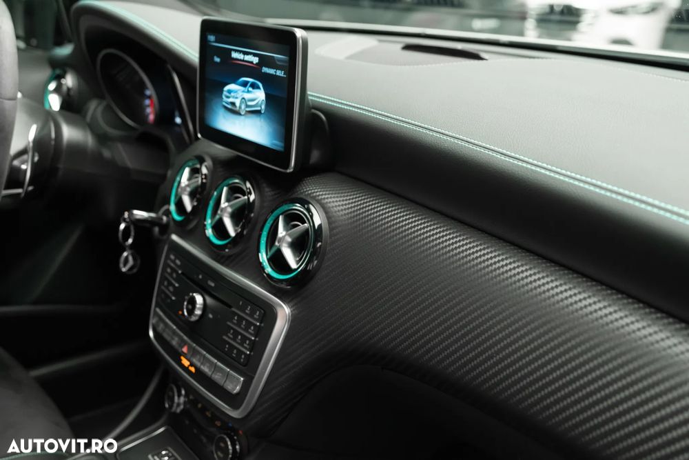 Mercedes-Benz A 45 AMG 4Matic AMG Speedshift 7G-DCT PETRONAS 2015 World Champion Edition - 35