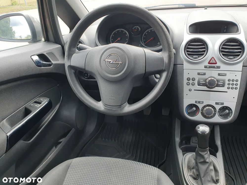 Opel Corsa 1.2 16V Cosmo - 12