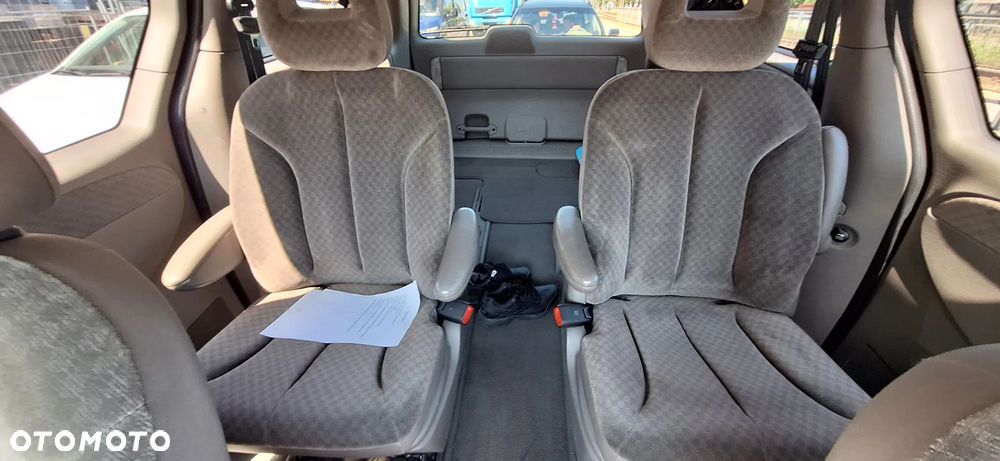 Chrysler Grand Voyager 2.8 CRD LX - 15