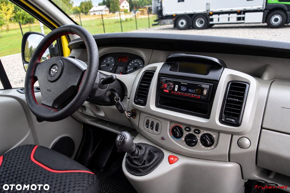 Opel Vivaro - 18