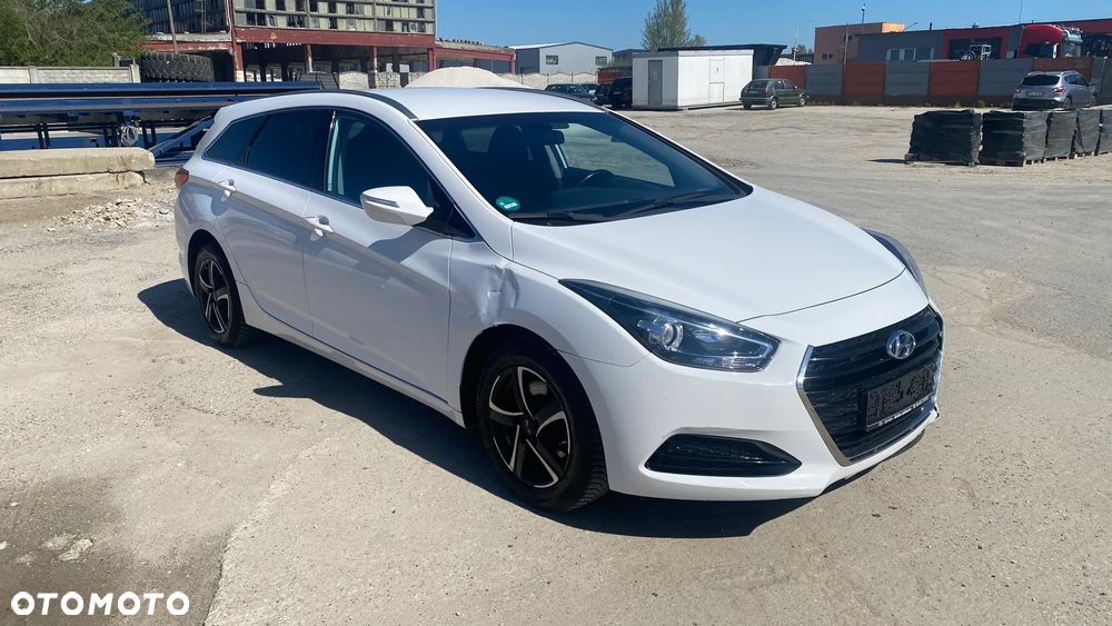 Hyundai i40 Kombi blue 1.6 Family+ - 1