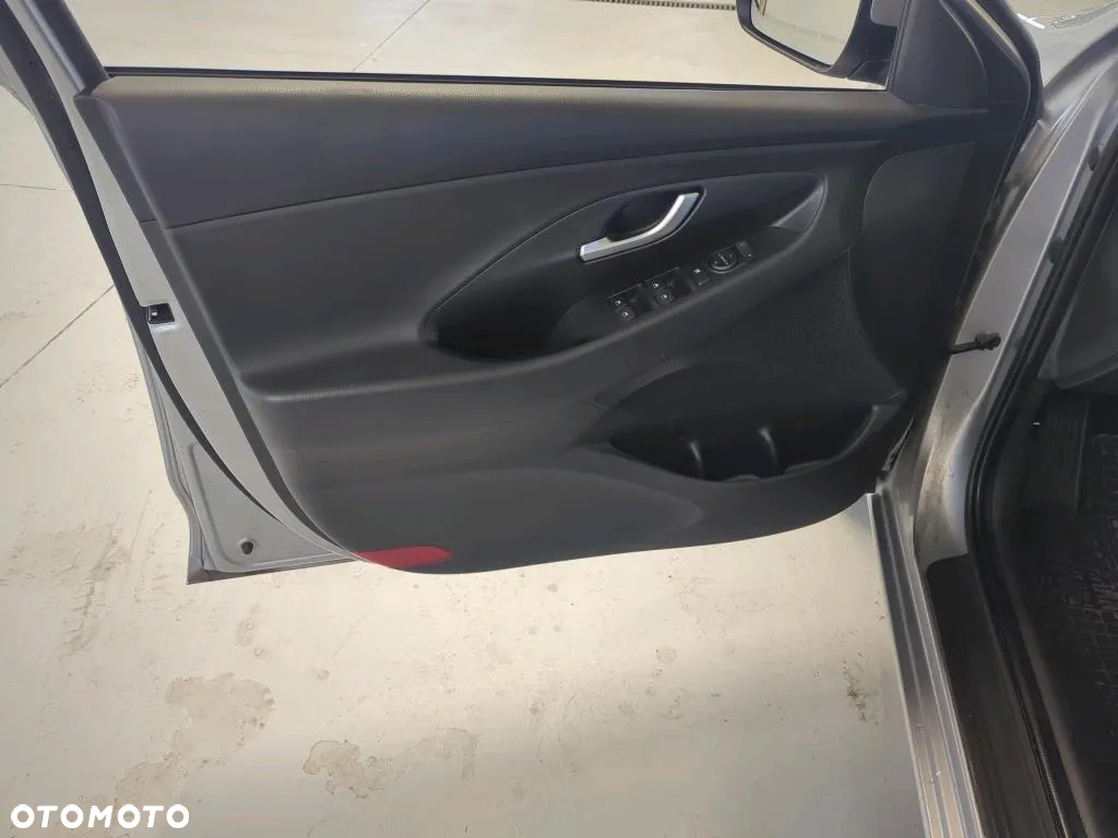 Hyundai i30 1.5 DPI Classic + - 12