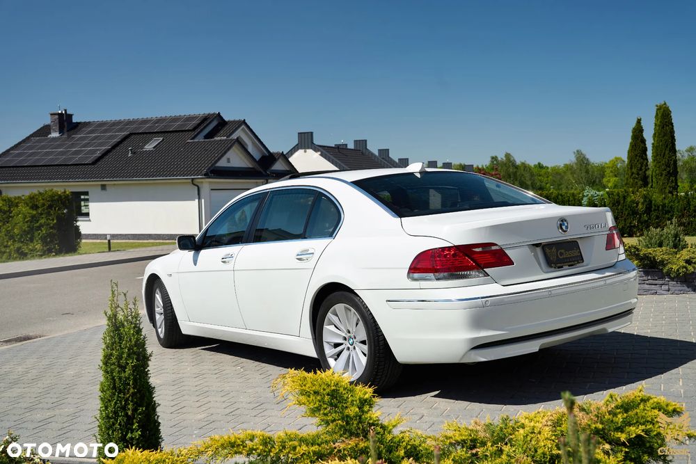 BMW Seria 7 750i L - 36