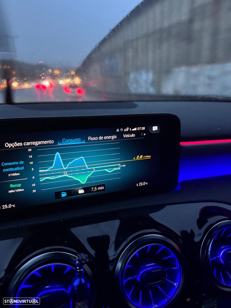 Mercedes-Benz A 250 Limousine e 8G-DCT AMG Line - 11