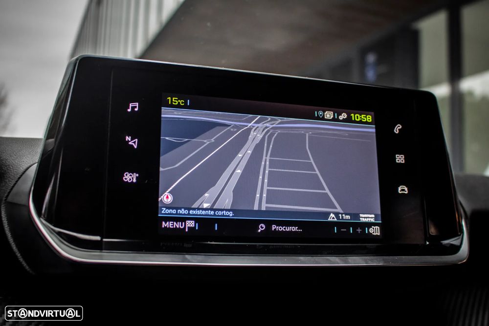 Peugeot e-2008 Allure - 40