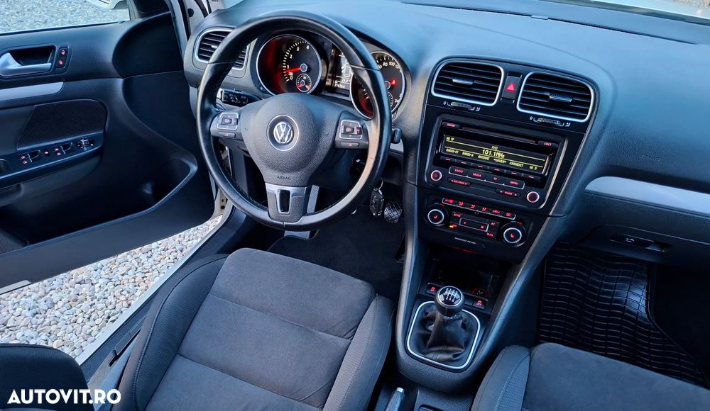 Volkswagen Golf - 6