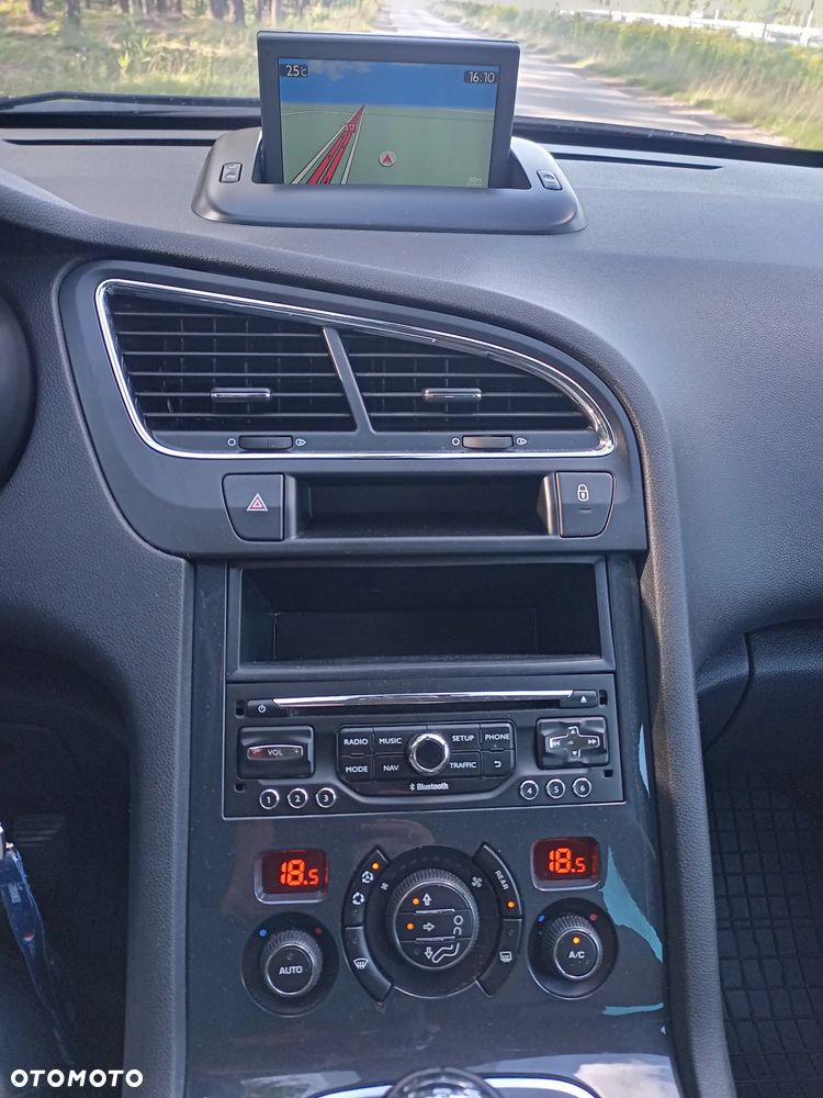 Peugeot 5008 1.6 Trendy - 23
