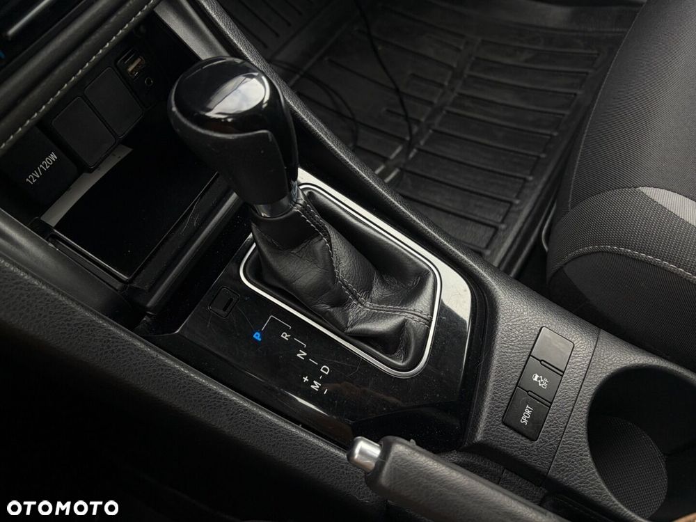 Toyota Auris 1.6 Premium Comfort MS - 20