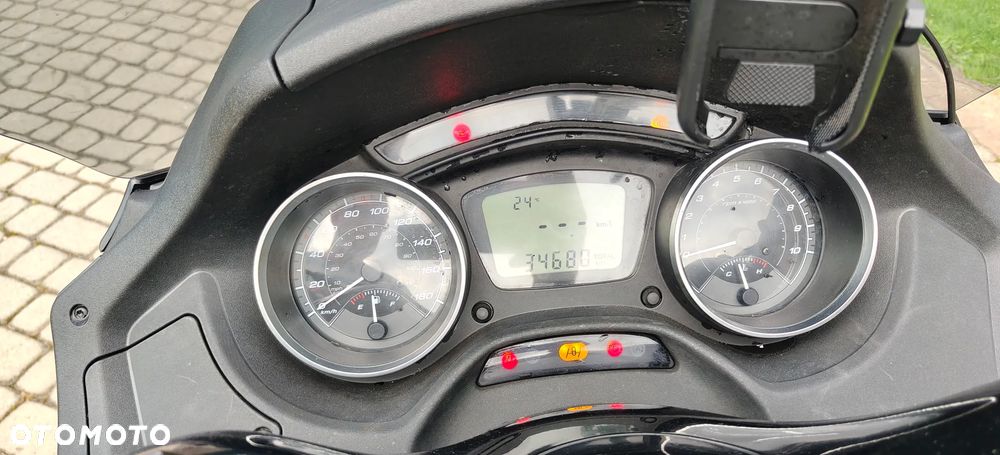 Piaggio MP-3 - 8