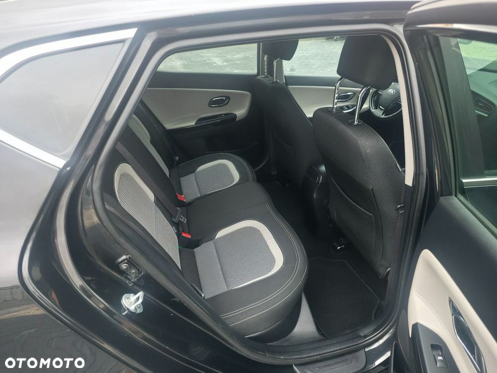 Kia Ceed - 9