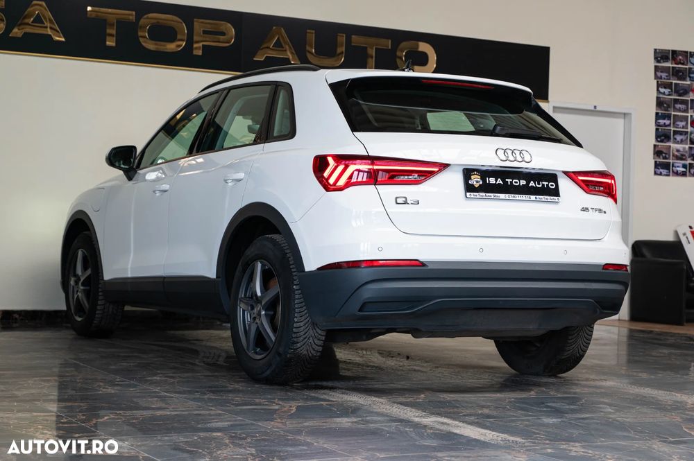 Audi Q3 45 TFSIe S tronic - 32
