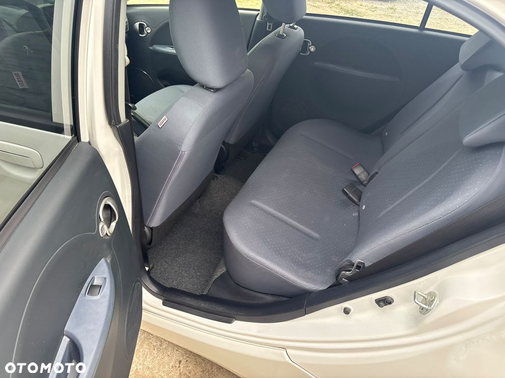 Peugeot iOn Active - 11