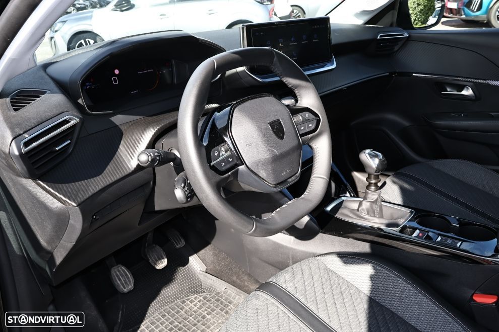 Peugeot 208 1.2 PureTech Allure - 12