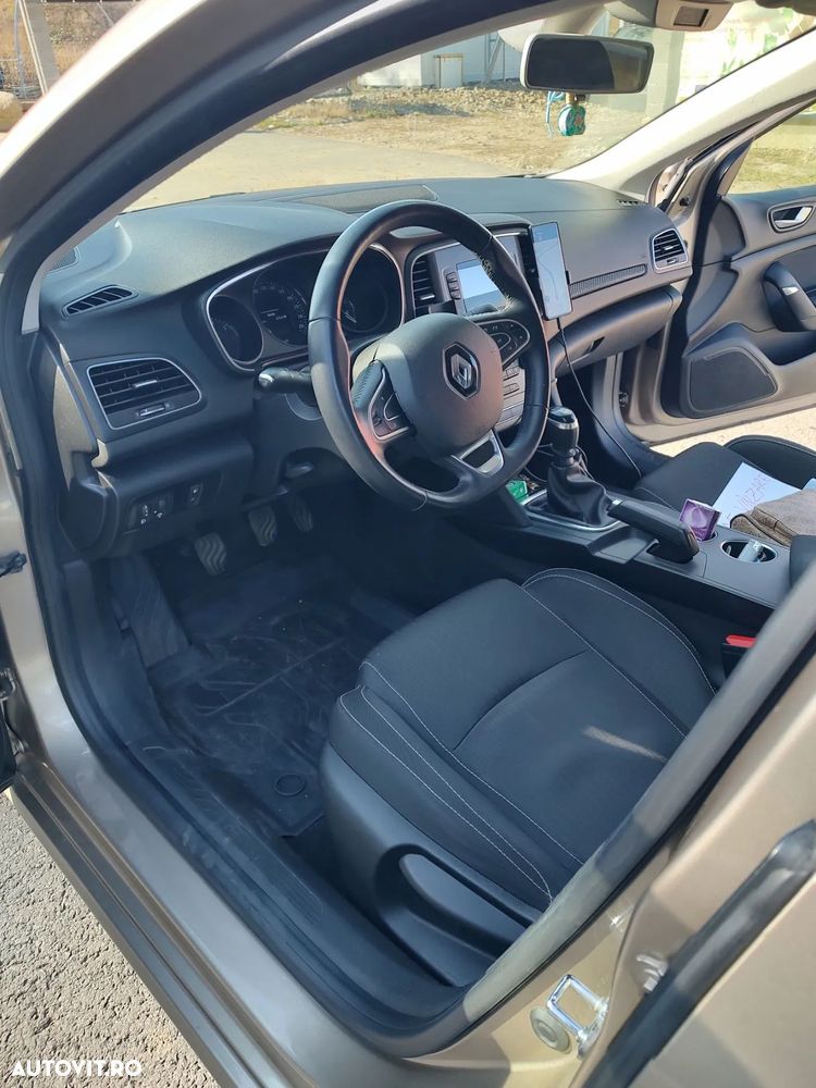 Renault Megane Estate TCe GPF Zen - 10