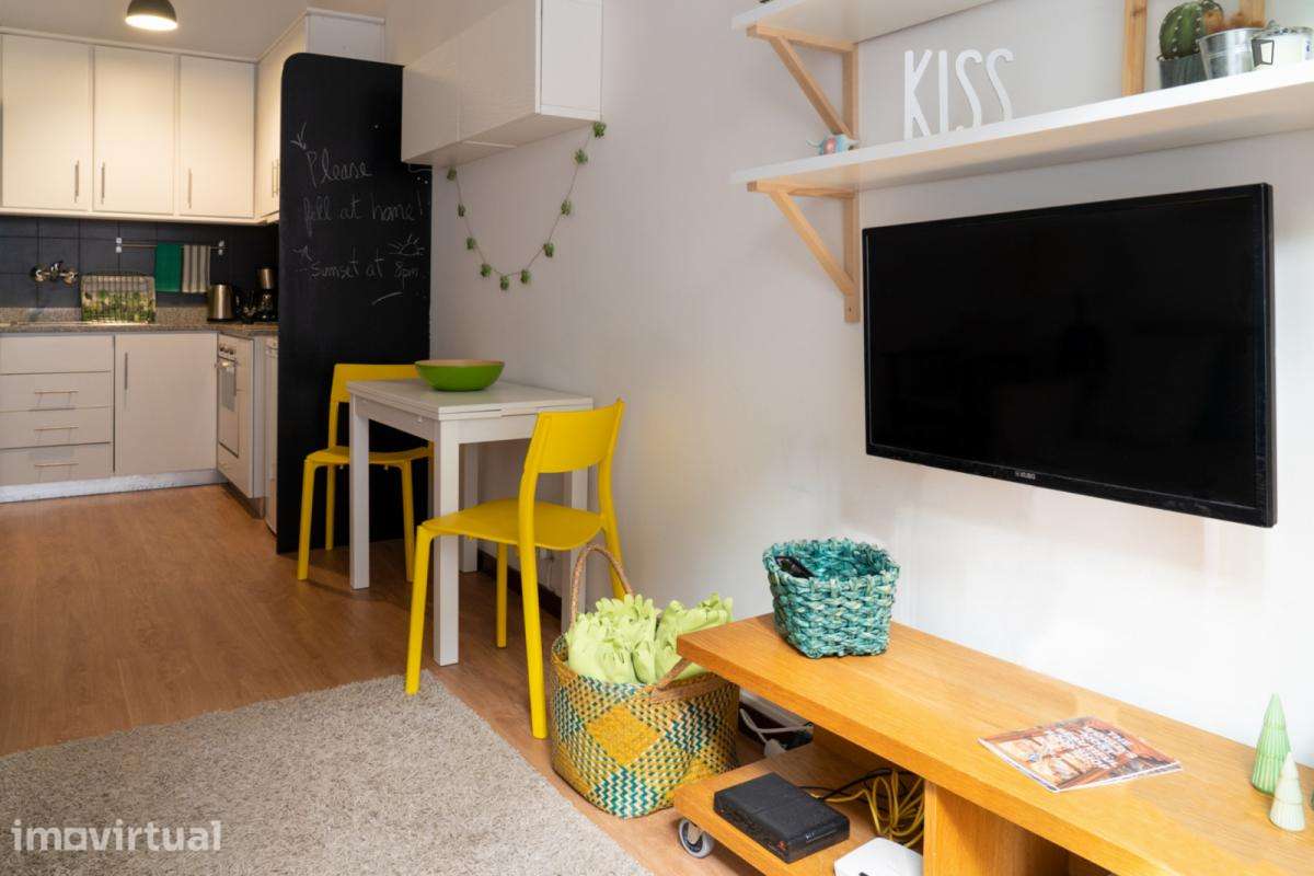 Apartamento com 1 quartos - localizado em Miragaia Porto - Grande imagem: 2/9