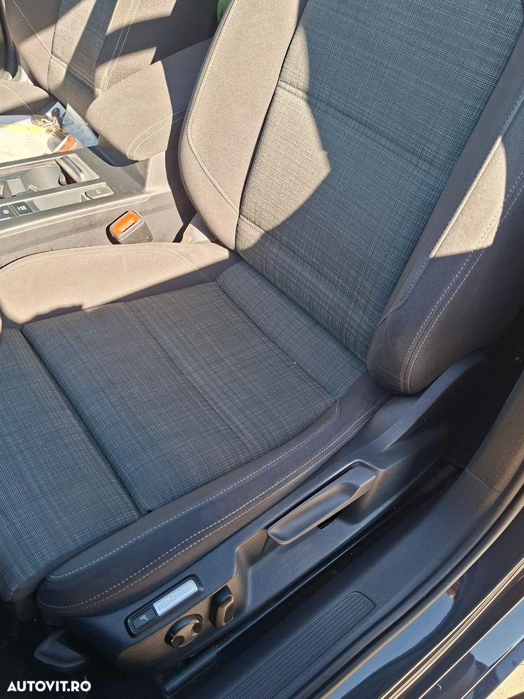 Volkswagen Passat 2.0 TDI SCR DSG Comfortline - 6