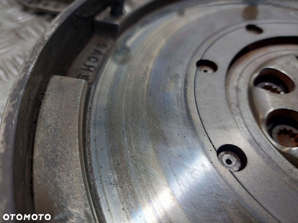 KOŁO DWUMASOWE + TARCZA + DOCISK + ŁOŻYSKO OPOROWE AUDI A4 B5 1.8 20V - 2