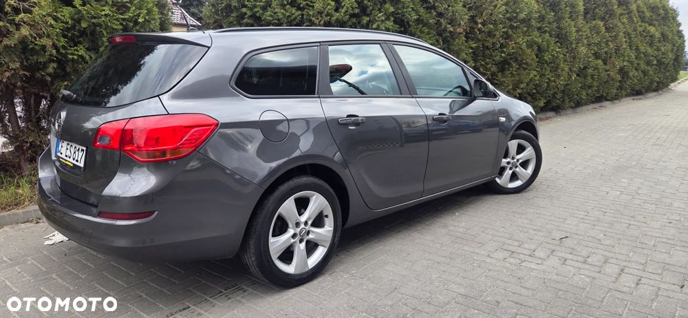 Opel Astra 1.6 Color Edition - 17