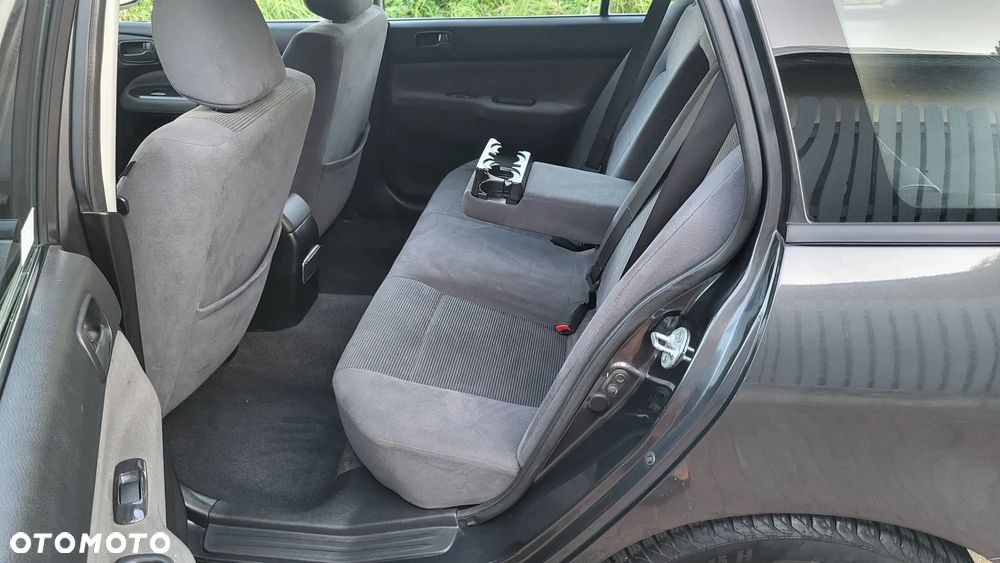 Mitsubishi Lancer 1.6 Sport - 19