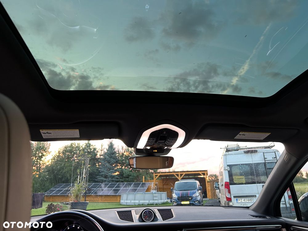 Porsche Macan - 16