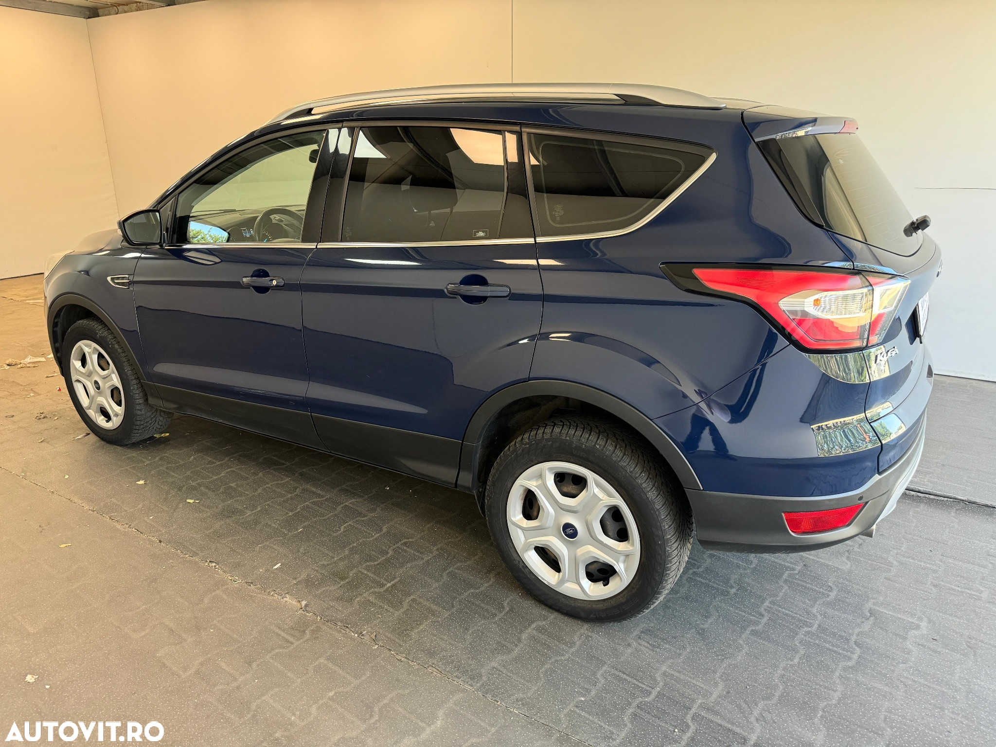 Ford Kuga 2.0 EcoBlue A8 FWD Titanium - 2