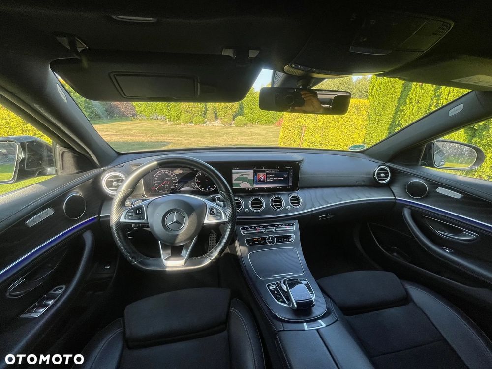 Mercedes-Benz Klasa E 220 d 4-Matic 9G-TRONIC - 13