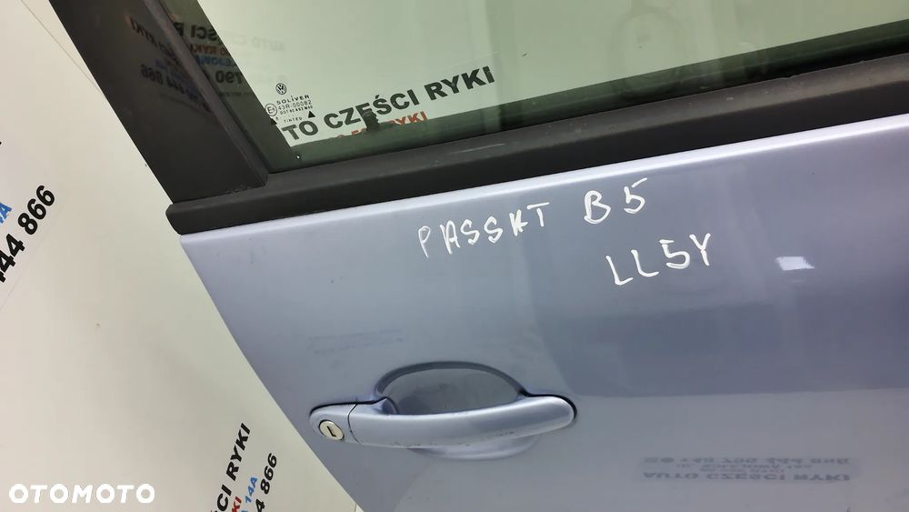 VW Passat B5 Kombi  Sedan  Drzwi Lewe Przód LL5Y - 18