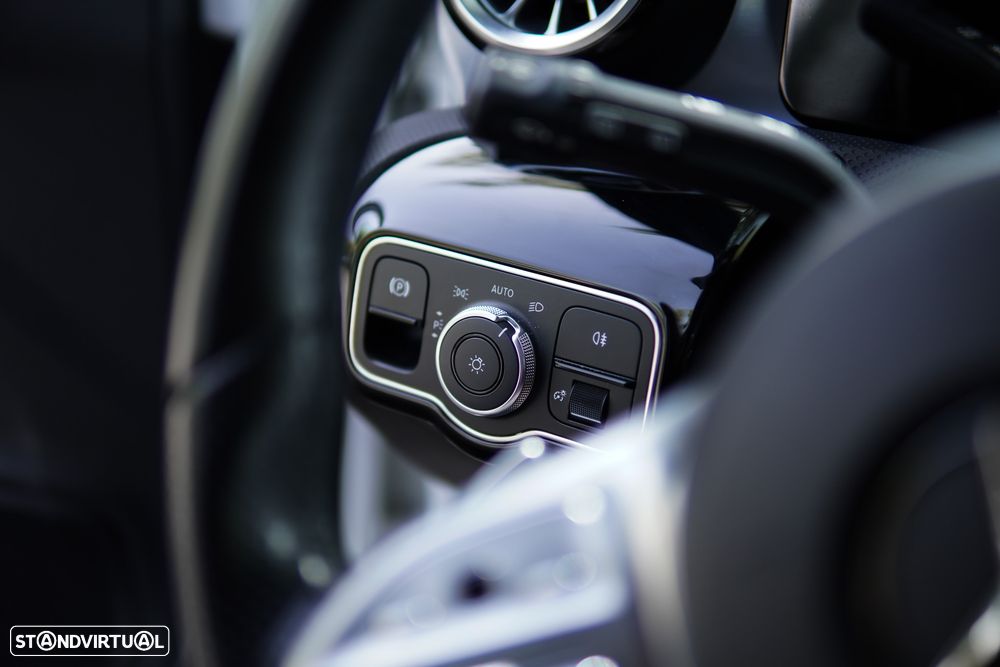 Mercedes-Benz A 250 e 8G-DCT AMG Line - 25