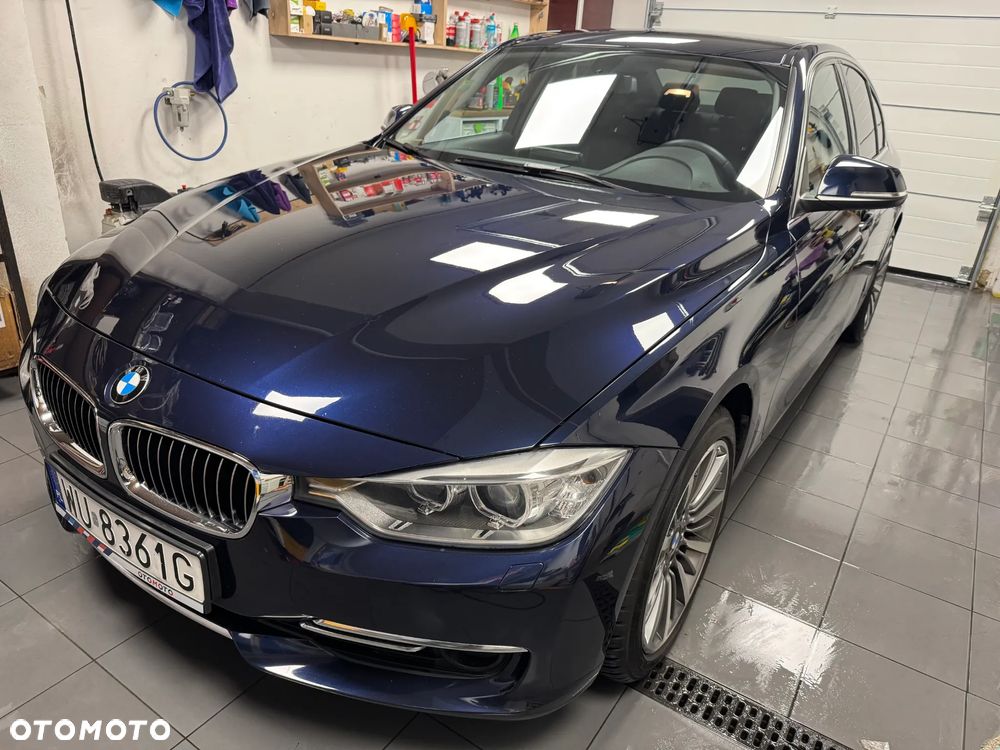 BMW Seria 3 325d Luxury Line - 8
