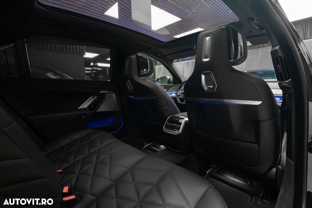 BMW Seria 7 740d xDrive MHEV - 39