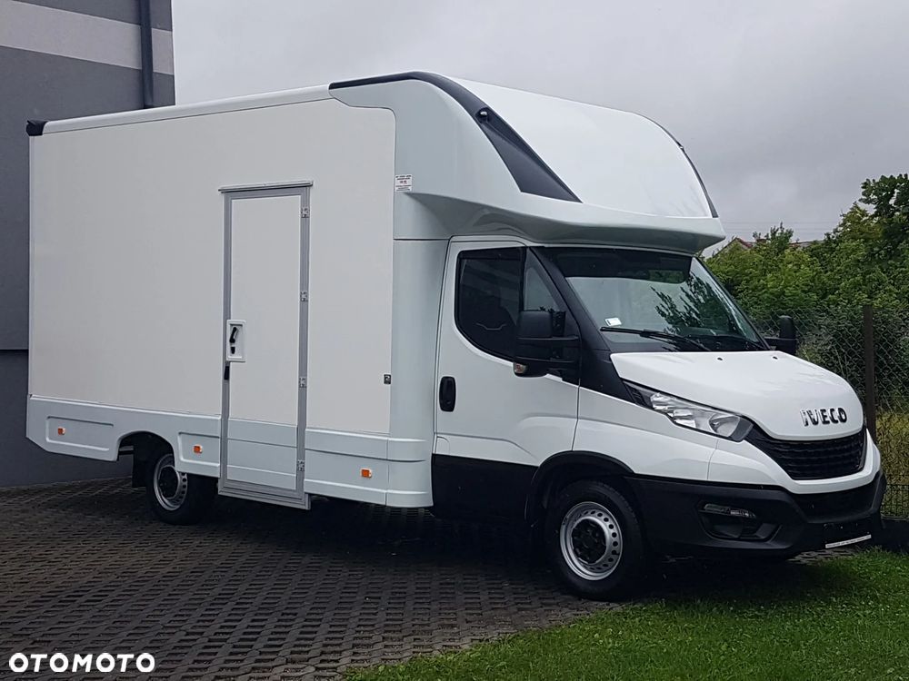 Iveco DAILY KONTENER NISKOPODŁOGOWY 4,43x2,23x2,42 SKLEP FOODTRUCK BAR KLIMA KONIOWÓZ KAMPER
