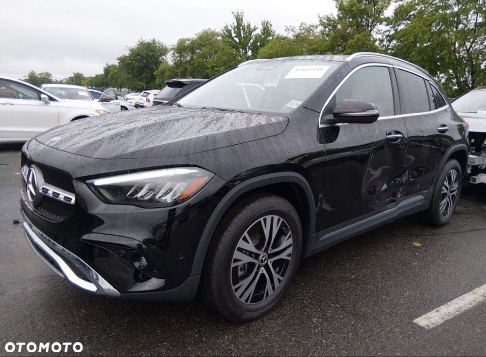 Mercedes-Benz GLA - 3