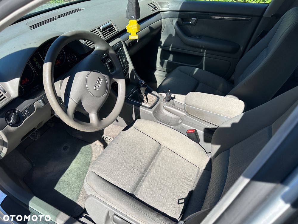 Audi A4 Limousine - 20