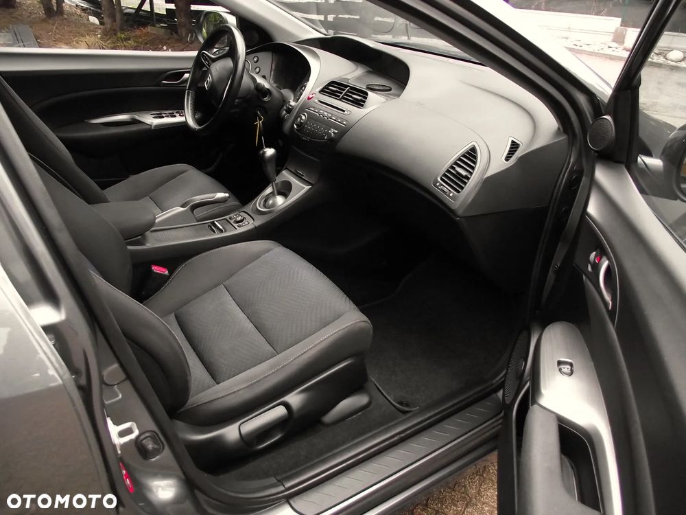 Honda Civic 1.8 Executive - 21