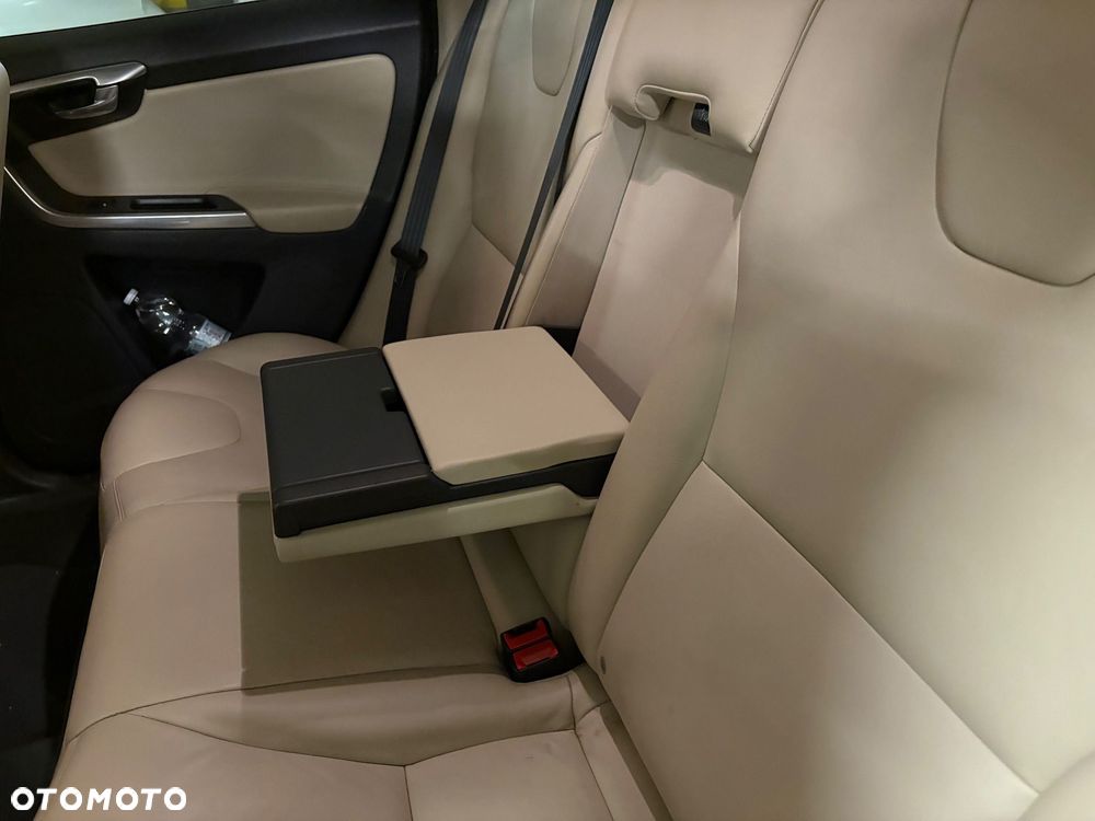 Volvo XC 60 D4 Drive-E Summum - 9