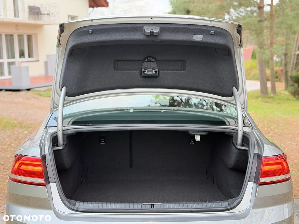 Volkswagen Passat 1.6 TDI BMT Comfortline - 31