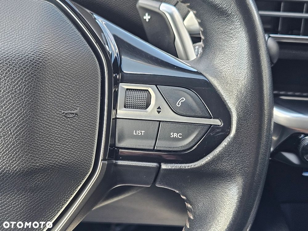 Peugeot 3008 1.5 BlueHDi Road Trip S&S EAT8 - 29